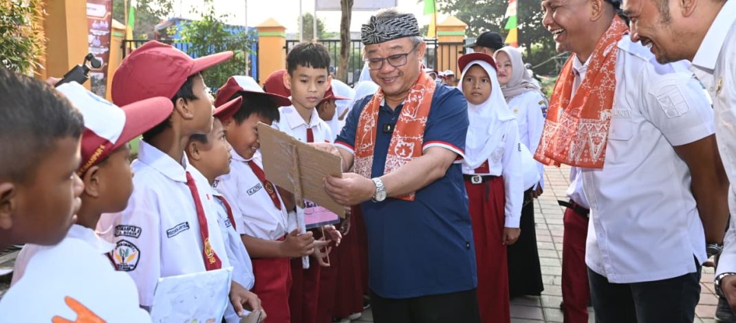 Bahasa Asing Membuka Jendela Dunia, Murid SDN Cimahpar Berani Bermimpi Menjadi Astronot