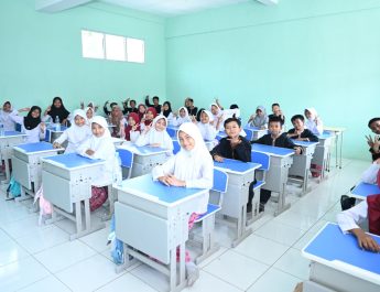 Revitalisasi Sekolah Gerakkan Ekonomi Lokal mulai dari Ruang Kelas Baru sampai Lapangan Kerja